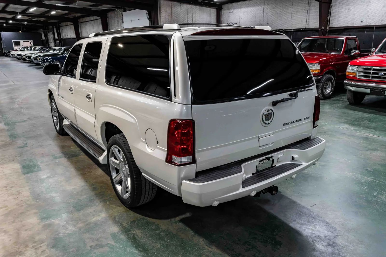 2003-Cadillac-Escalade-White Diamond Pearl-3GYFK66N33G294143-35.jpg